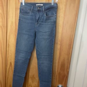 Levi 720 High Rise Super Skinny Jeans